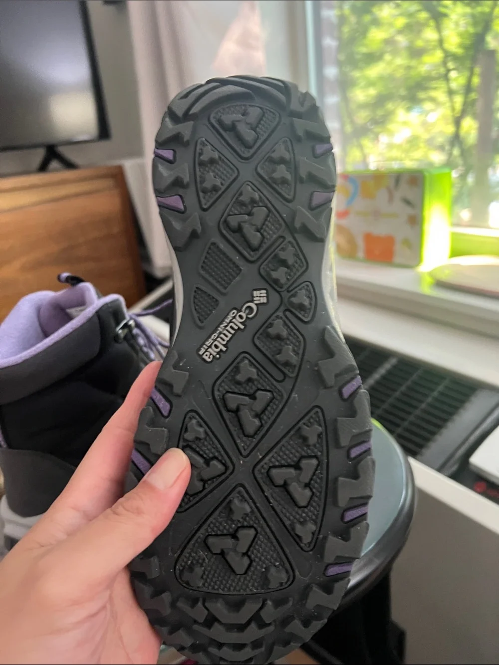 Sz 8 Columbia Women’s  Black and Lilac Lace-Up Hiking Boots Used One Time